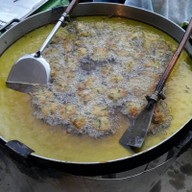 กุยช่ายทอด หน้าห้างแหลมทองบางแสน