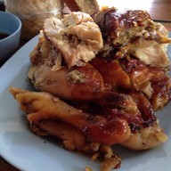 ลครพลไก่หมุนหมักน้ำผึ้ง