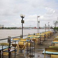 คุ้มเรือแก้ว