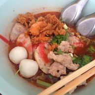 ก๋วยเตี๋ยวหมู-เย็นตาโฟ