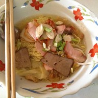 บะหมี่เกื๊ยวโกอ่าย