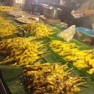 ปลาหมึกสดย่างหน้าซอยอนุบาลพรรณี
