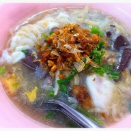 สาริยาสุกี้ กุฉินารายณ์