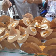 ขนมเบื้อง หน้าแบงค์กรุงเทพช้างคลาน