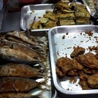 ข้าวแกงป้าเอ็กซ์ (Expensive)