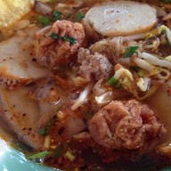 ก๋วยเตี๋ยวต้มยำ เจ๊แอ๊ด