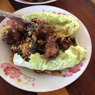 ครัวต้นแต้ ผาแต้ม