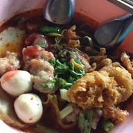 ก๋วยเตี๋ยวหมู-เย็นตาโฟ