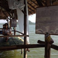 ร้านอาหารแป้งร่ำ