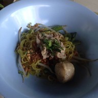 ก๋วยเตี๋ยวเรือหมูน้ำตก ลุง ป้า รามคำแหง 175