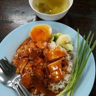 ธานี ข้าวหมูแดง-หมูกรอบ