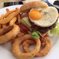 The U.n Irish Pub And Restaurant