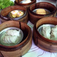 ร้านข้าวมันไก่ฮ่องเต้(โลกยามเช้า) เจ๊น้อย