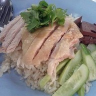 ข้าวมันไก่แม่วัลลา