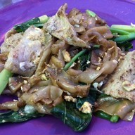 เส้นใหญ่ผัดซีอิ๊ว