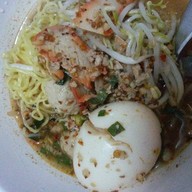 ก๋วยเตี๋ยวหมูต้มยำ (ใส่ไข่)