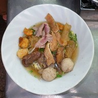 ก๋วยเตี๋ยวเนื้อ2เจ๊ นครนายก