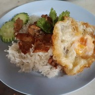 เจ๊ใบผัดไทย หอยทอด