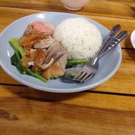 เจ๊หมูแสนสุขสุกี้เป็ดย่าง
