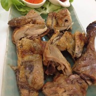 ส้มตำยกครก กาดสวนแก้ว