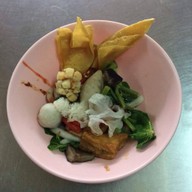 เส้นปลาเย็นตาโฟยำแห้ง 50บาท