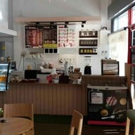 Moka Cafe สาขาสี่แยกสะพานเดชาติวงศ์