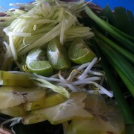 ไอ้น้อยผัดไทยกุ้งสดวัดไชโย