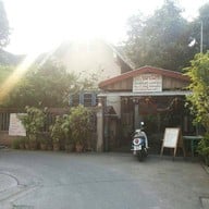 ร้านอาหารบ่อปลา