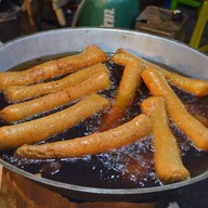 ปลาเส้นทอด ตลาดนัดเลียบทางด่วนรามอินทรา
