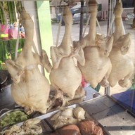 อ้วน ข้าวมันไก่ ถนนคู้บอน