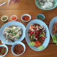 ป้าม้อย