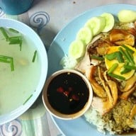 ชุนฮั้ว บะหมี่เกี๊ยวหมูแดง