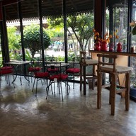 ร้านเรือนแก้ว (คาเฟ่ อร่อยที่สุดในโลก)