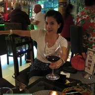 Le Bar Francais Wine Shop and Wine Bar