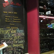 Le Bar Francais Wine Shop and Wine Bar