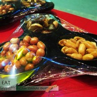 Le Bar Francais Wine Shop and Wine Bar