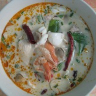 ข้าวผัดปู "น้อย"
