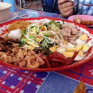 ส้มตำกะยำแซ่บ ตลาดไทเลย