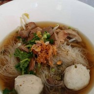 หมูตุ๋น ถนนข้าวหลาม