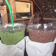 บ้านสวนกาแฟสดจำหน่ายวัตถุโบราณ อ่างทอง