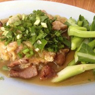ส้มตำดุกดิก @สะพานลอยบ้านอำเภอ สัตหีบ