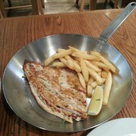 Cafe Fish ดิเอ็มโพเรี่ยม