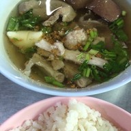 ก๋วยจั๊บยาจีน ตลาดศรีย่าน