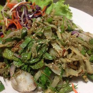 สวนลีลายุทธ The Beatles Station Resort