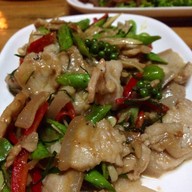 บ้านชายน้ำ