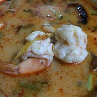 หนวด ข้าวต้มปลา-บะหมี่เกี๊ยว หมู่บ้านธนินทร