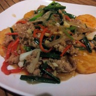 ร้านอาหารหลังบ้าน