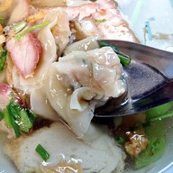 บะหมี่เกี๊ยว สีลมซอย 10