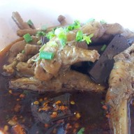 ข้าวมันไก่สิงคโปร์ ตลาดนัดสวนรถไฟ