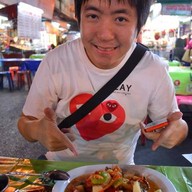 ส้มตำแม่วรรณาโคราช ตลาดโต้รุ่งรื่นรมย์